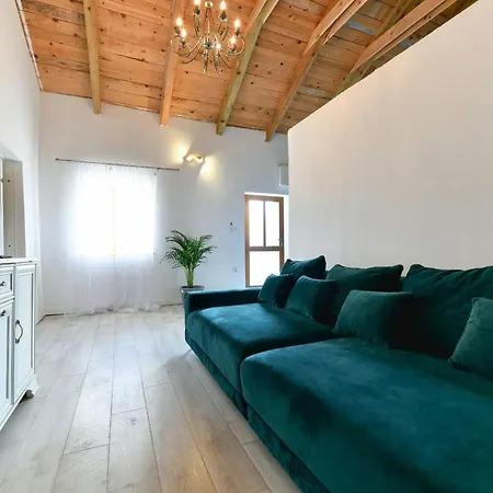 Martin Villa
